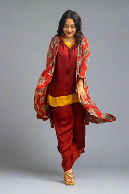 Hrida Long jacket with sleeves
